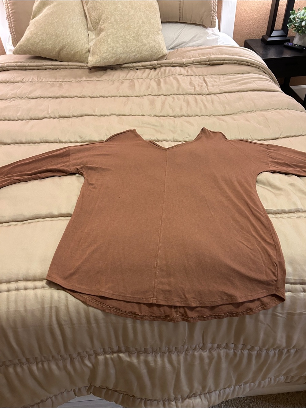 Tahari Rust Brown V-Neck Long Sleeve Top